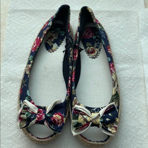 Flat open toe shoes - Picture 1 of 4